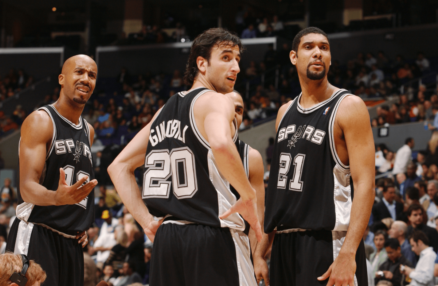 逼抢一旦成功就是快攻（逼抢得手即刻反击）