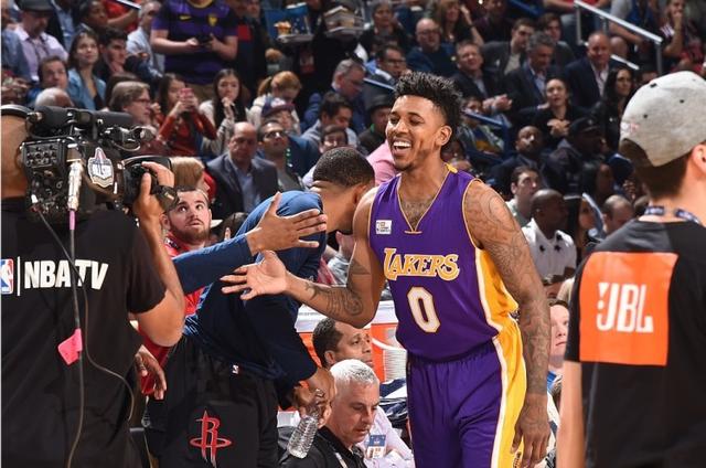 斯通斯：今天晚上作为一个整体，我们表现得不够好（斯通斯：今晚全队发挥欠佳）