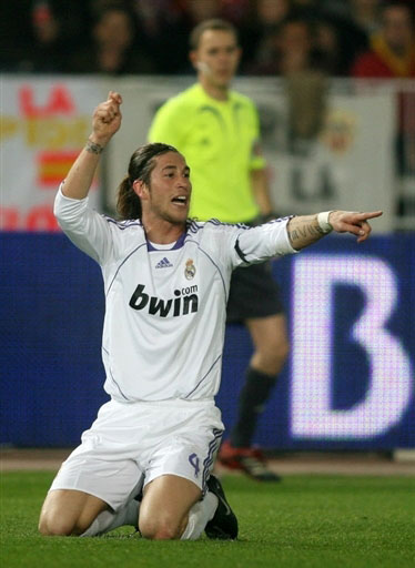 阿斯：塞维利亚冬窗想补强锋线，有意多特前锋法比奥-席尔瓦（阿斯：塞维利亚计划冬窗补强锋线，瞄准多特前锋法比奥-席尔瓦）