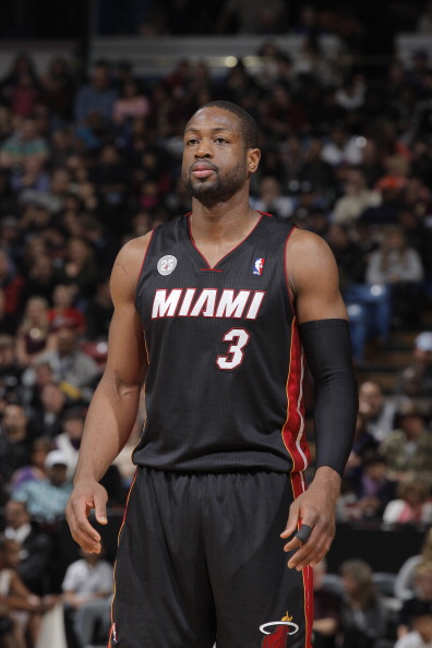 意甲第14轮观赛指南：佛罗伦萨力求首胜，比萨帕尔马保级对决（意甲第14轮看点：佛罗伦萨冲首胜，比萨与帕尔马上演保级生死战）