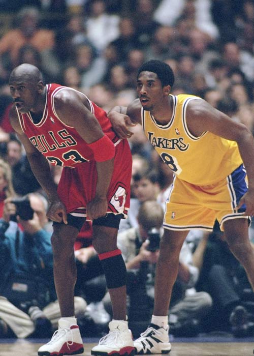 上海足协祝贺海港三连冠：上海足球史上已留下你们浓重的一笔（上海足协贺海港三连冠：申城足球史写下浓墨重彩一笔）